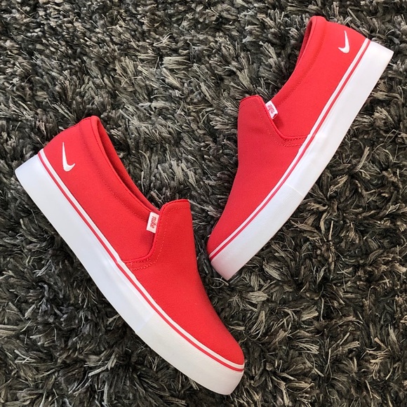 nike slip on original